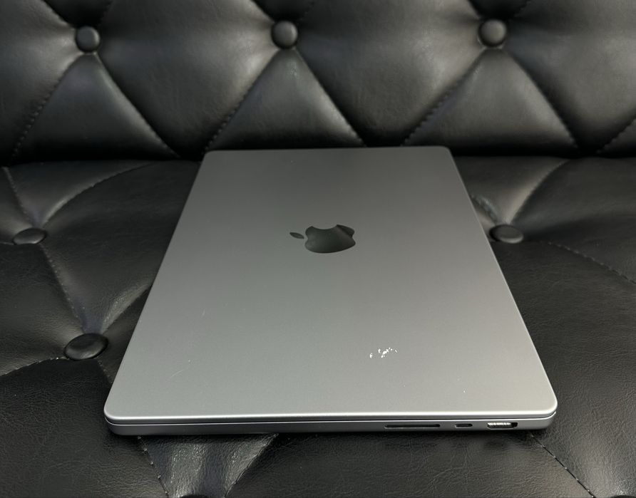 Apple MacBook Pro M2 Pro 16GB\512GB  2023 года в хорошем состояние