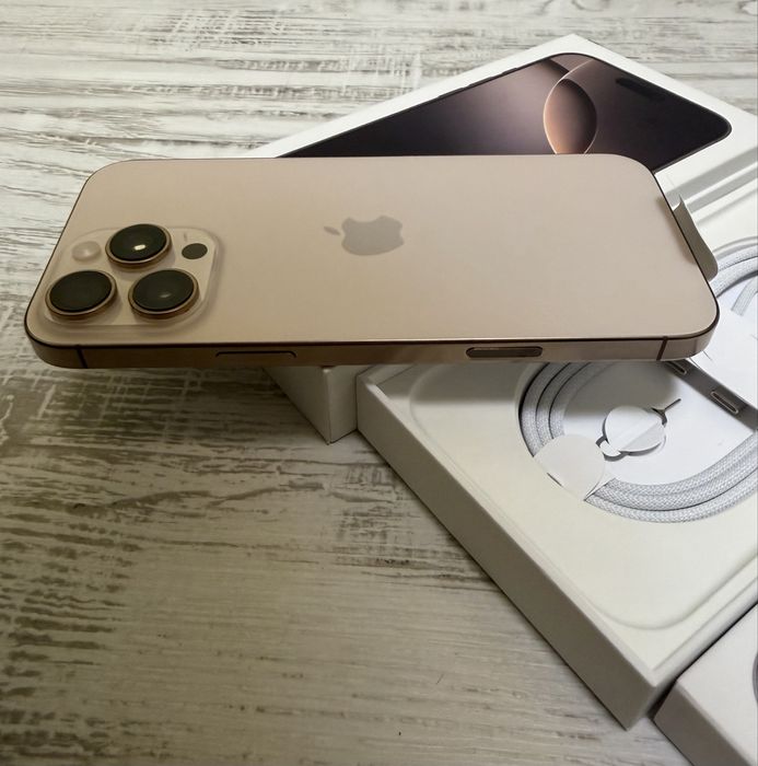 УНИКАТ Iphone 16 Pro Max 256GB Derert  36м. ГАРАНЦИЯ ПОДАРЪК