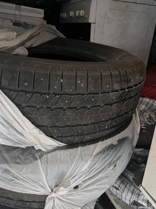 Шины зимние в хорошем состоянии