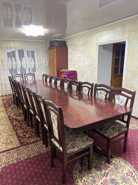 Үстел сатылады. Продаётся стол