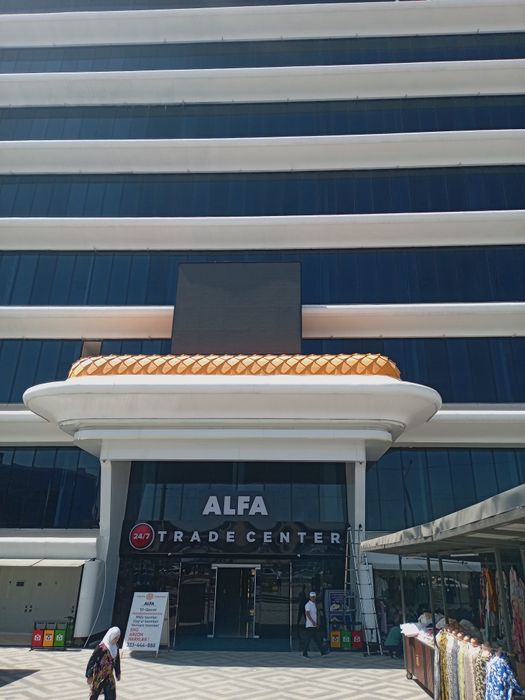 Аренда магазинов в Alfa Trade Center напротив Абу Сахий
