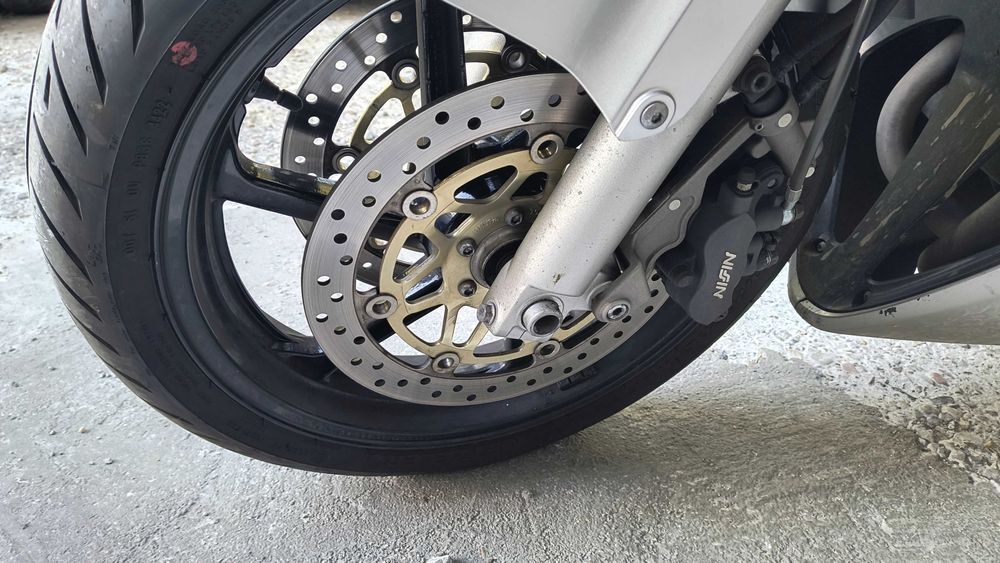 Продавам HONDA VFR v4 V-tec 800