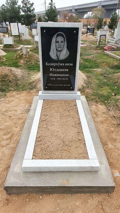 Pamyatnik granit marmardan