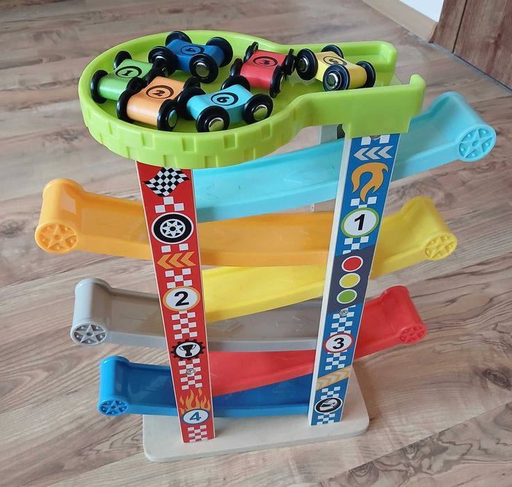 Лот от 2 дървени играчки