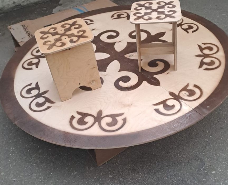 Круглые казахские столы