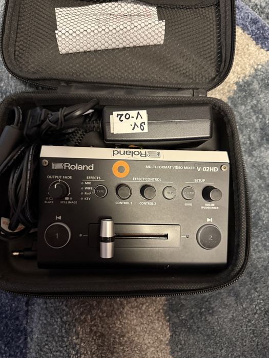 Mixer Roland  V-02HD