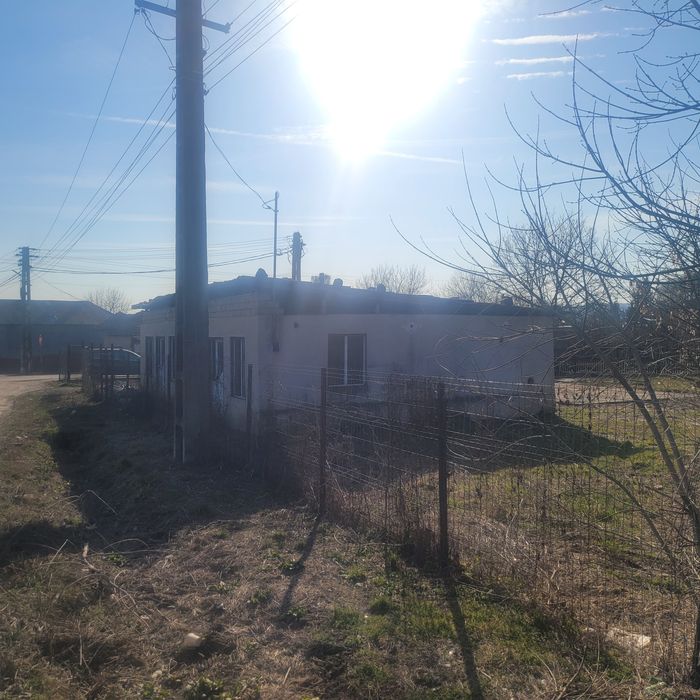 Vand sau schimb cu apartament