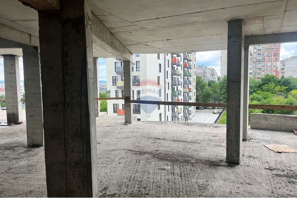 Продава се Двустаен апартамент в Варна, Възраждане 1 - 62 кв.м за 1350 €/кв.м - Снимка #3