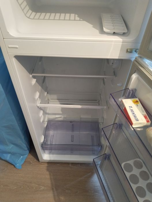 Холодильник продам бу но новый
