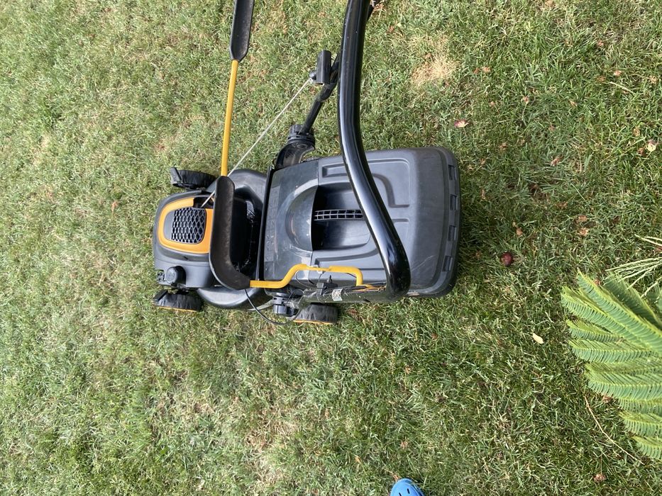 Masina de tuns iarba Briggs Stratton