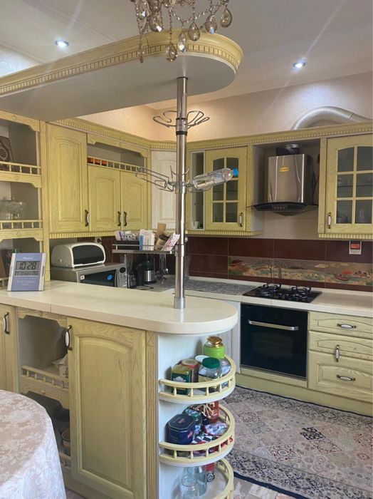 Кухня гарнитур со всеми бытовыми