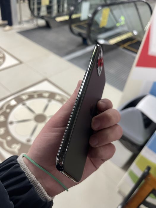 IPhone 11 Pro Max 256GB продам