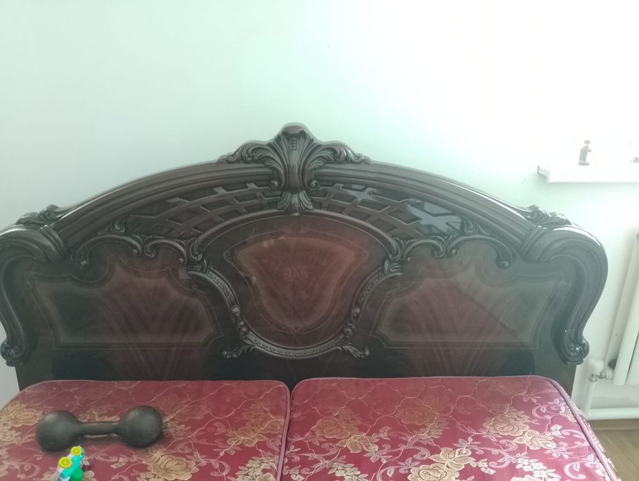 Продается двуспальная кровать