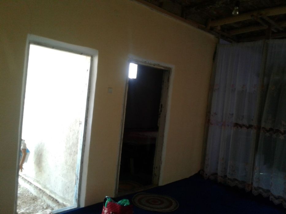 Газлида жойлашган ховли 2та бир қилинган