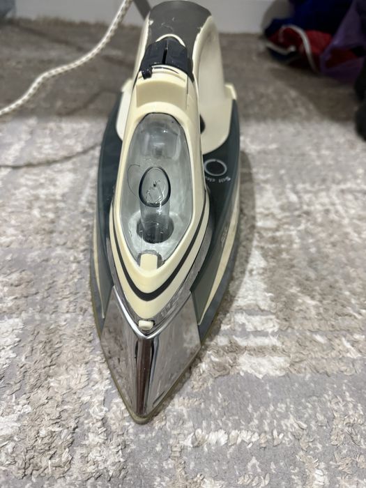 продам Утюг Taurus 2500W с паром