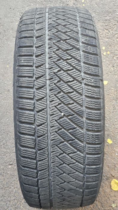 Зимние шины 235/50/R19