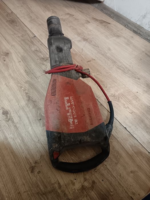 Отбойный молоток Hilti