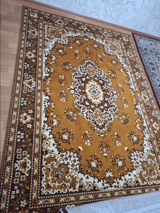 Gilam holati ajoyub 300.000  top toza
