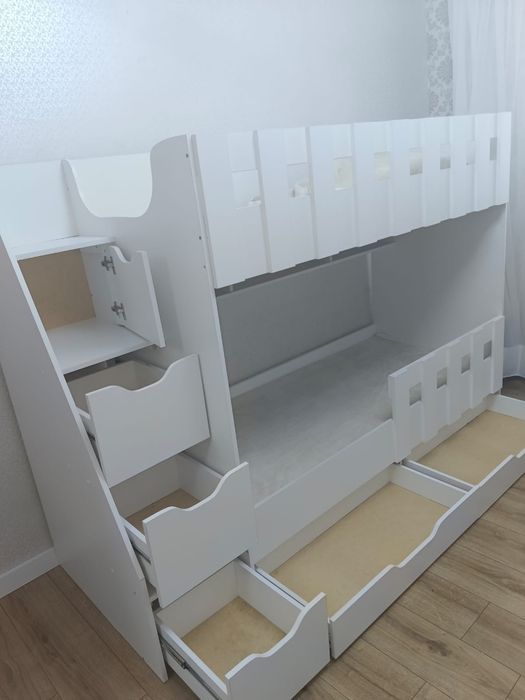 Детский кровать двух этажный