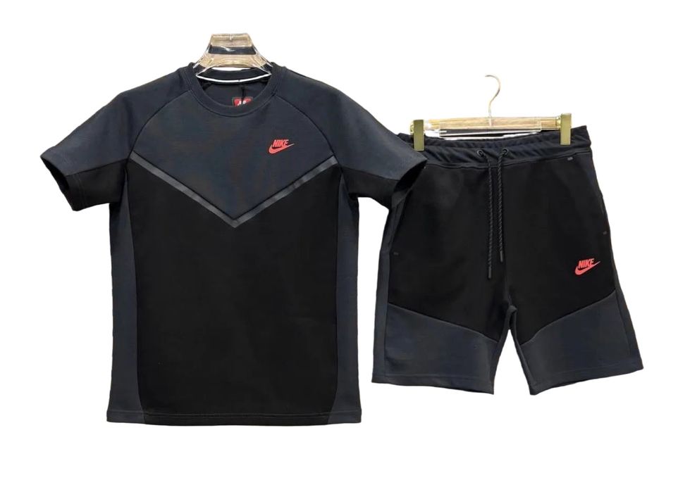 Compleu scurt de vara Nike Tech Fleece