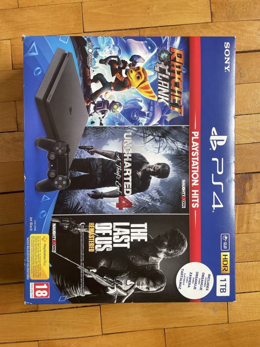 PlayStation 4 1TB doua manete