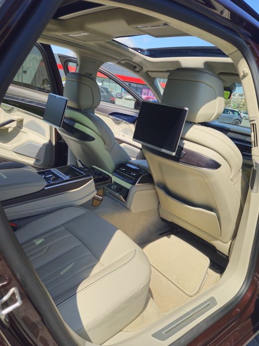 Audi A8L Long Exlusive VIP 55 TFSI - Hibrid
Vand/Schimb Audi A8L Long