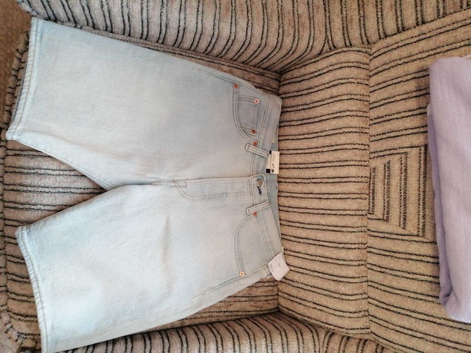 LEVIS pantaloni scurți model 501 marimea 30  Noi