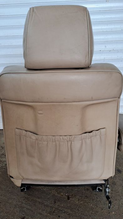 Предна лява седалка за Mercedes w124 Cupe