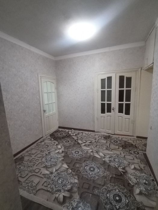 Uy sotiladi 2 xonali 4 etajli dom 4 chi etaj