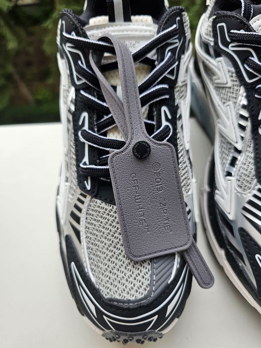 Off White Be Right Back 42