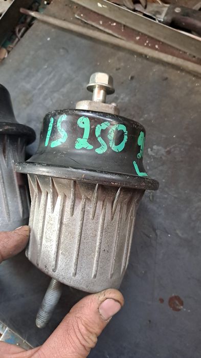 Подушки двигателя LEXUS IS 250