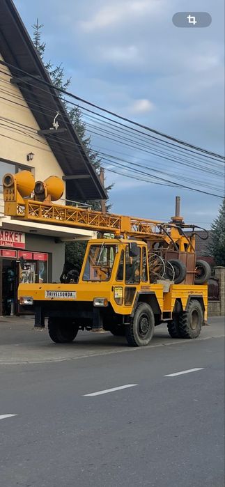 Fântâni, piloni și fose