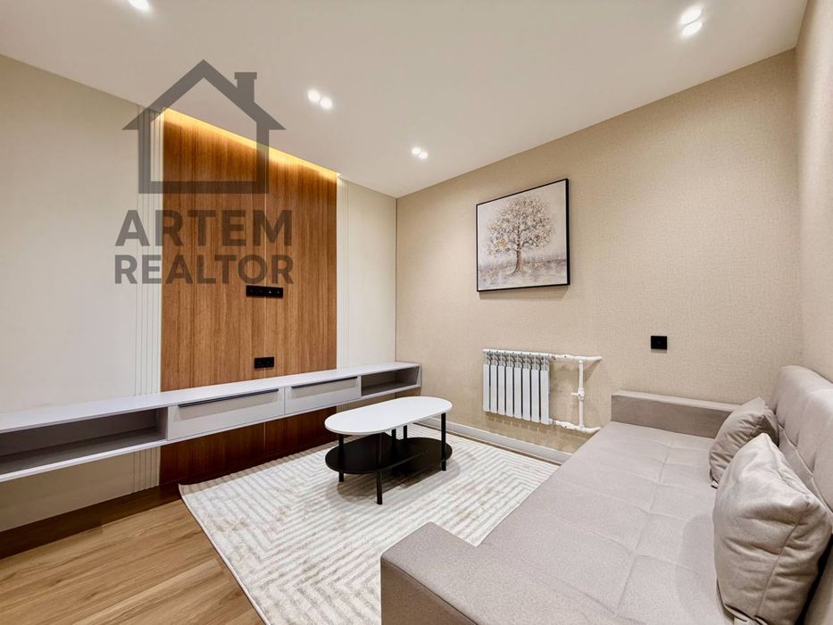 Лесунова Кадышева 2/3/5 30м2 новый евро ремонт