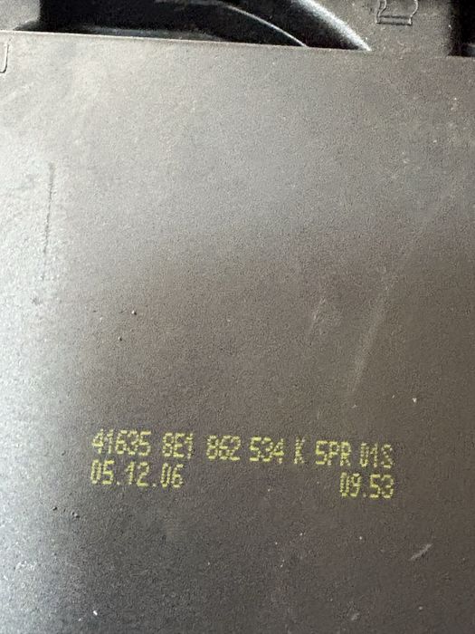 Audi A4 B6 B7 Поставка за чаша Къп холдър