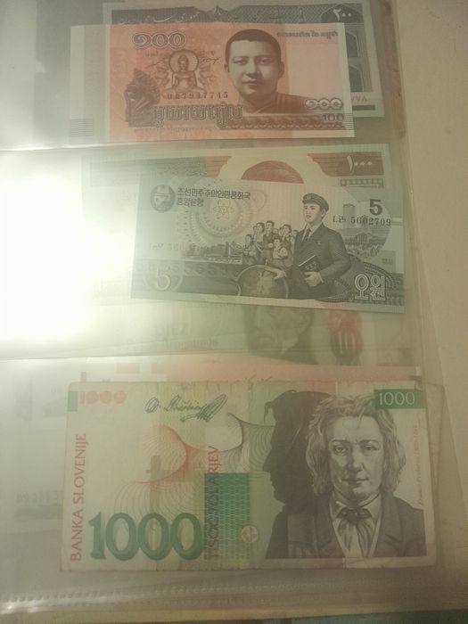 Vand 59 de bacnote aștept oferte