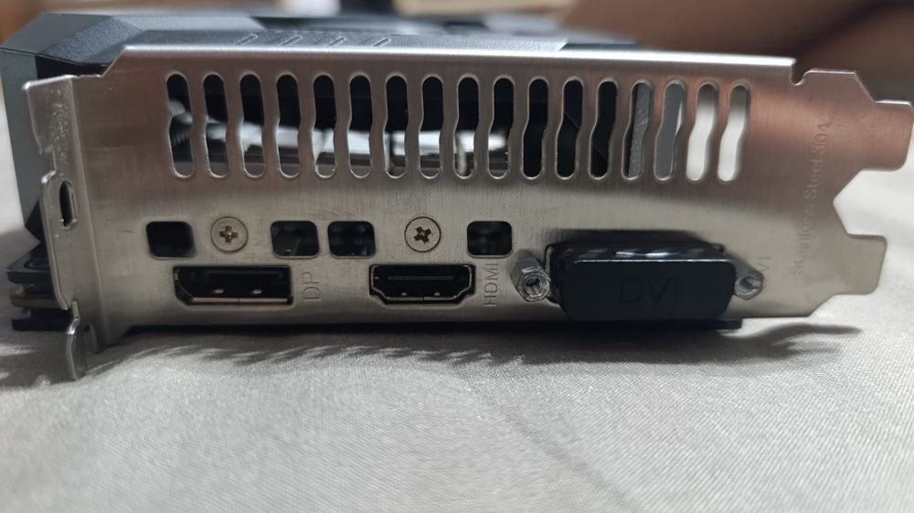 Placa video Asus gtx1650 4gb vram gddr4