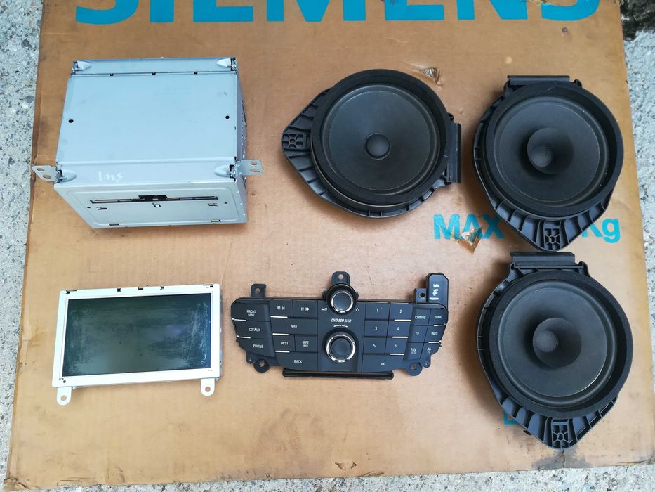 Opel Insignia Опел Инсигния cd цд сд дисплей  задни колонки тон колони