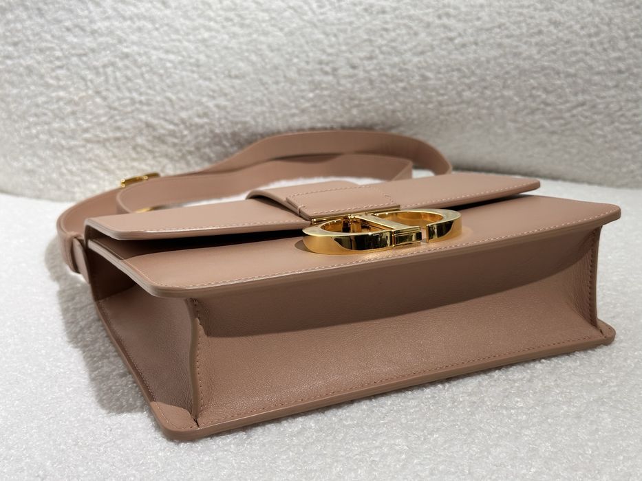 Кожаная сумка Dior 30 Montaigne