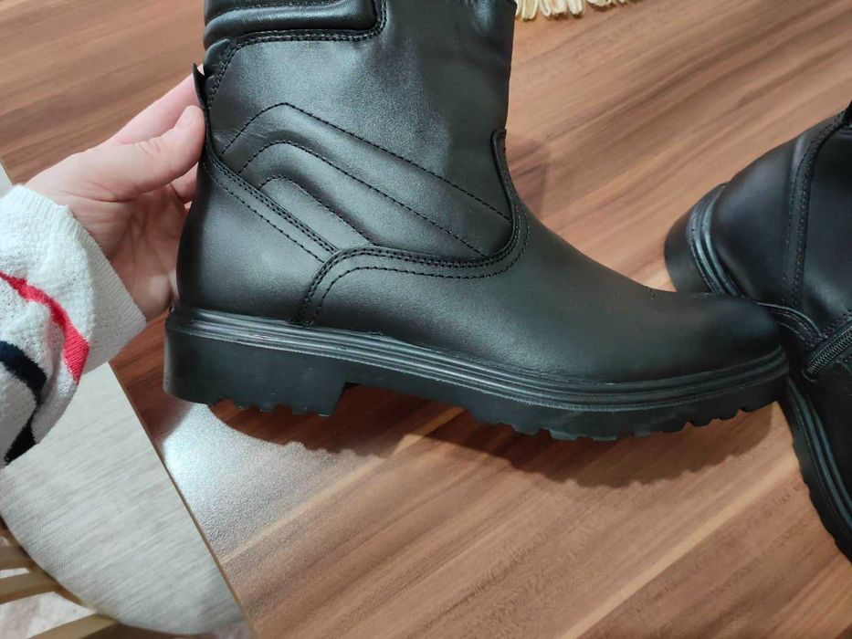 Мъжки боти от естествена кожа