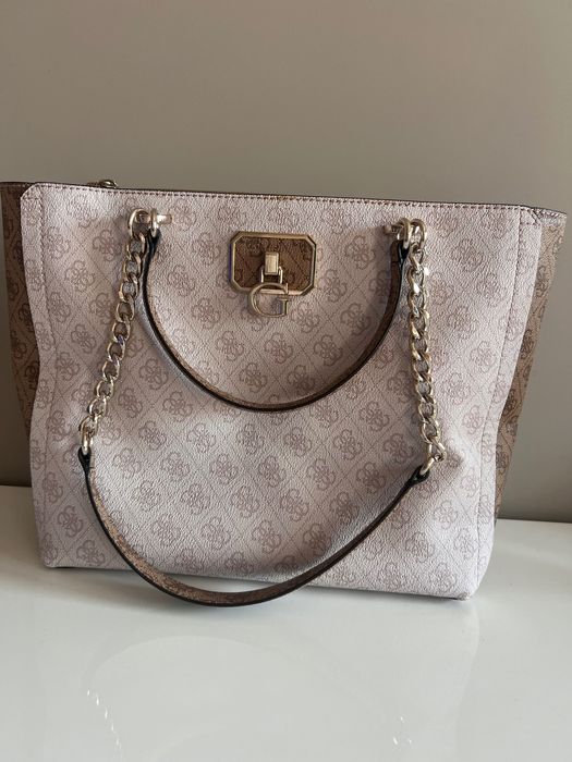 Дамска чанта Guess