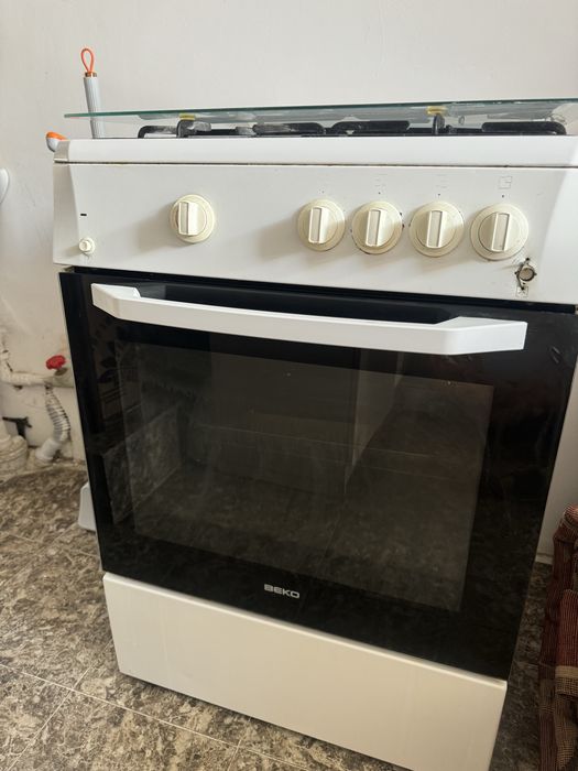 Газ плита от BEKO. Работает