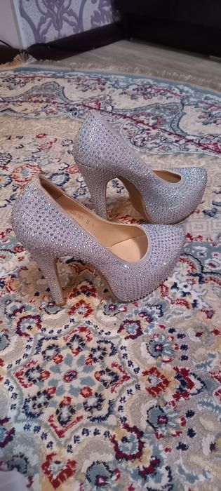 Продам туфли женские