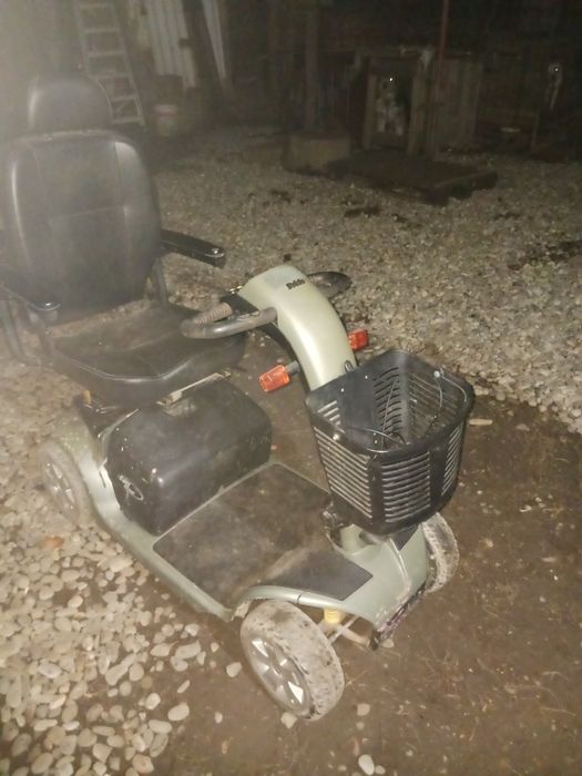 Scuter electric pentru persoane cu dizabilitati