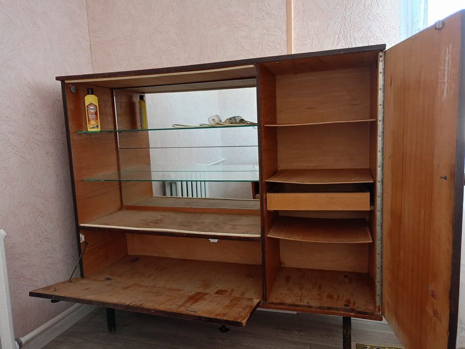 Сервант чистое дерево