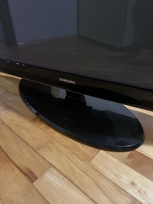 Телевизор Samsung 42'