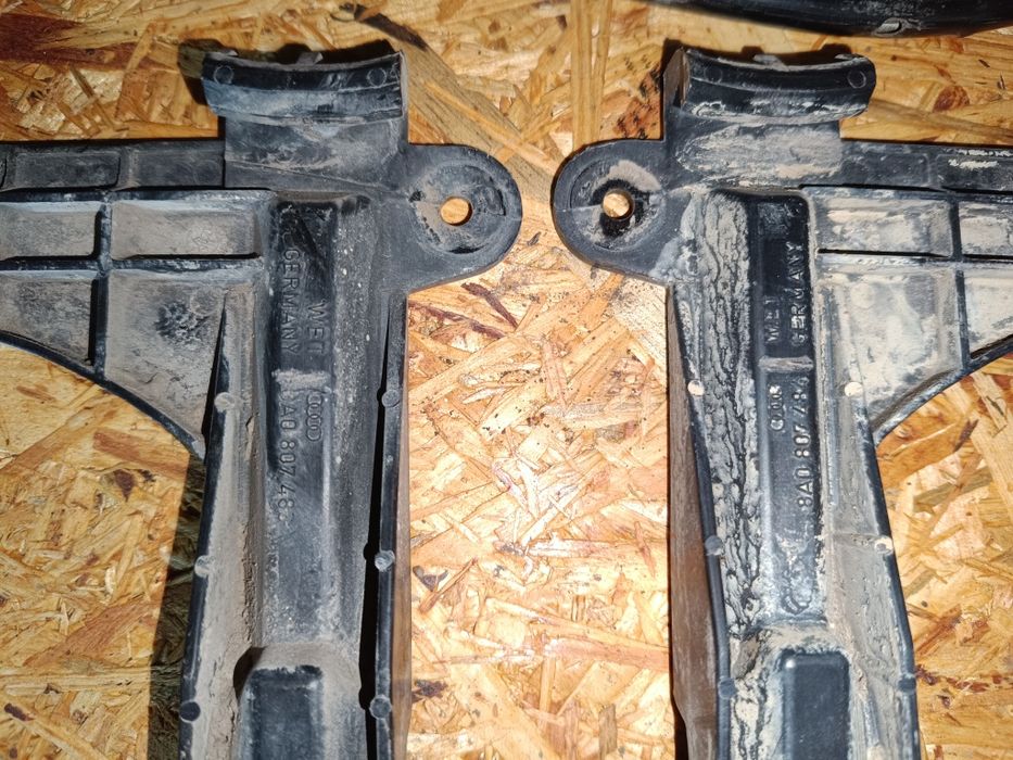 Крепления заднего бампера Ауди 80 Б4