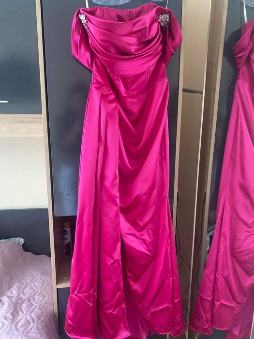 Официална рокля