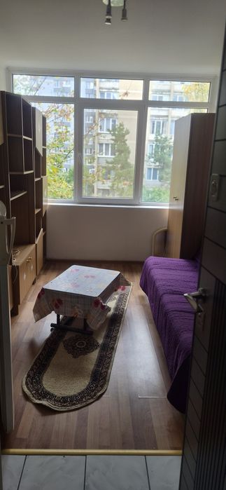 Închiriez camera camin