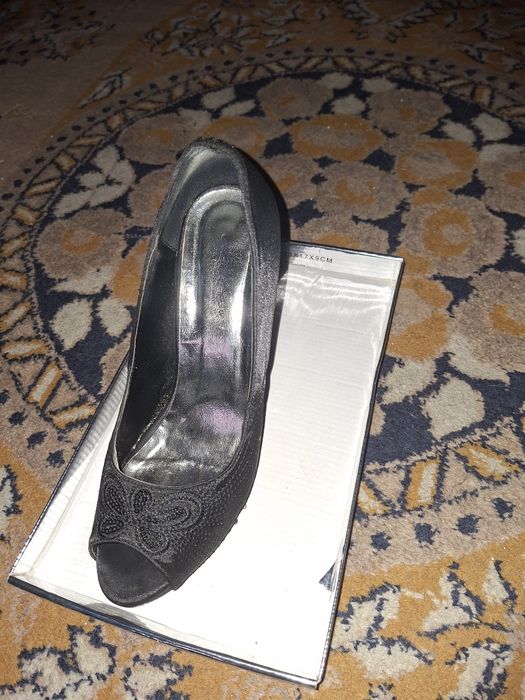 Pantofi siret ,pantofi cu toc
