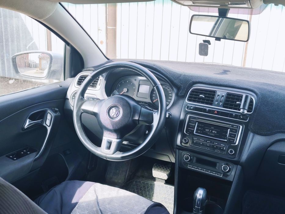 Продам Volkswagen Polo на Автомате.
